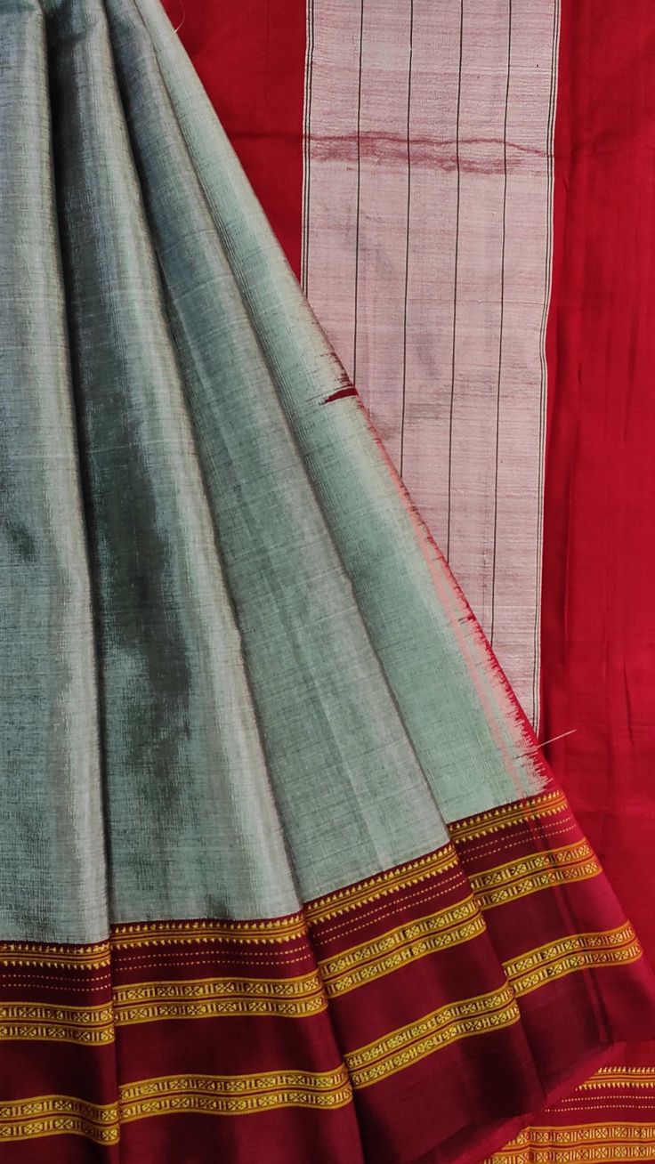 Ilkal Gayatri Border Handloom Saree in Grey - Image 3