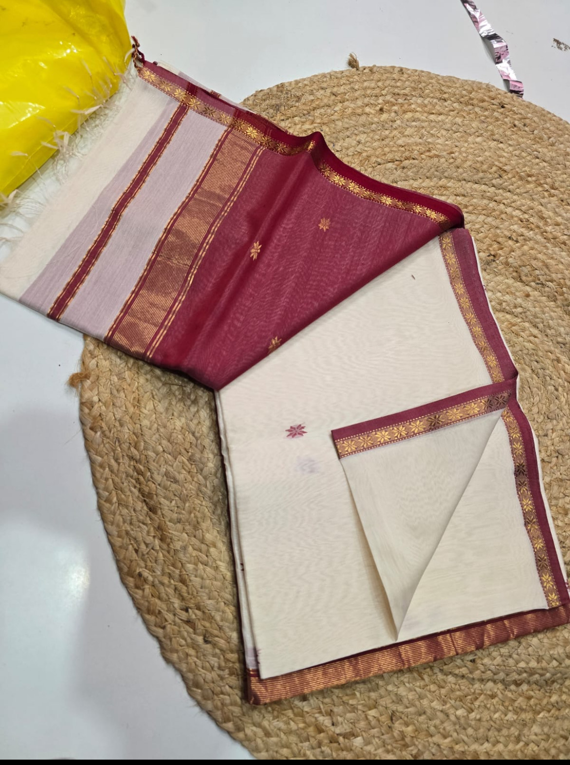 Off White with Marron Pallu Maheshwari saree - Image 2