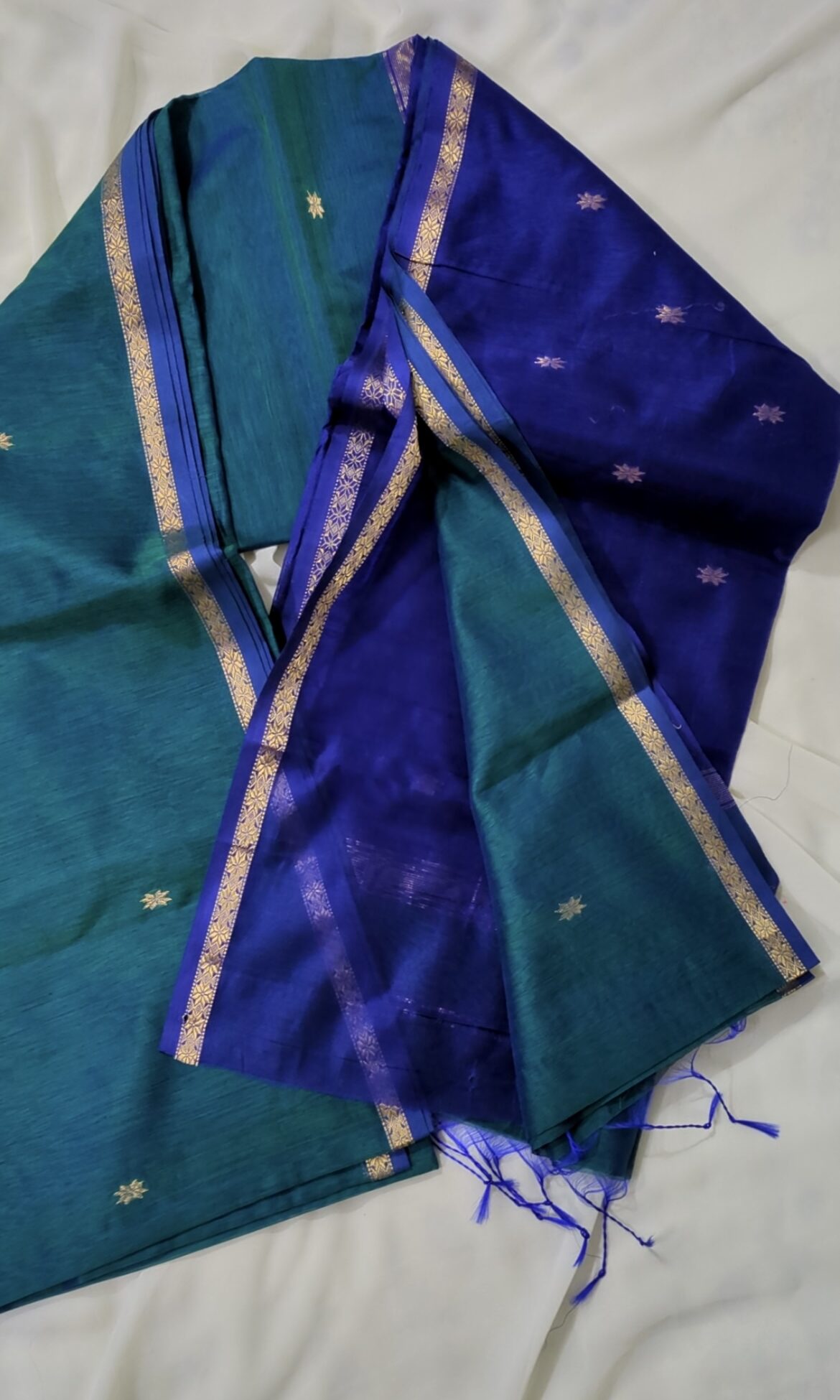 Green Blue Maheshwari Handloom Saree - Image 3