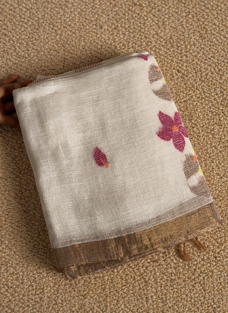 Jayshree Linen Jamdani Handloom Saree in White - Image 7