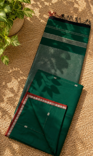 Maheshwari Handloom Saree in Green with Silver Zari Lining Butta(MHSGSZB03)