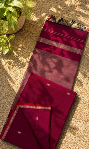 Maheshwari Handloom Saree in Reddish Pink with Silver Zari Lining Butta(MHSRPSZB02)