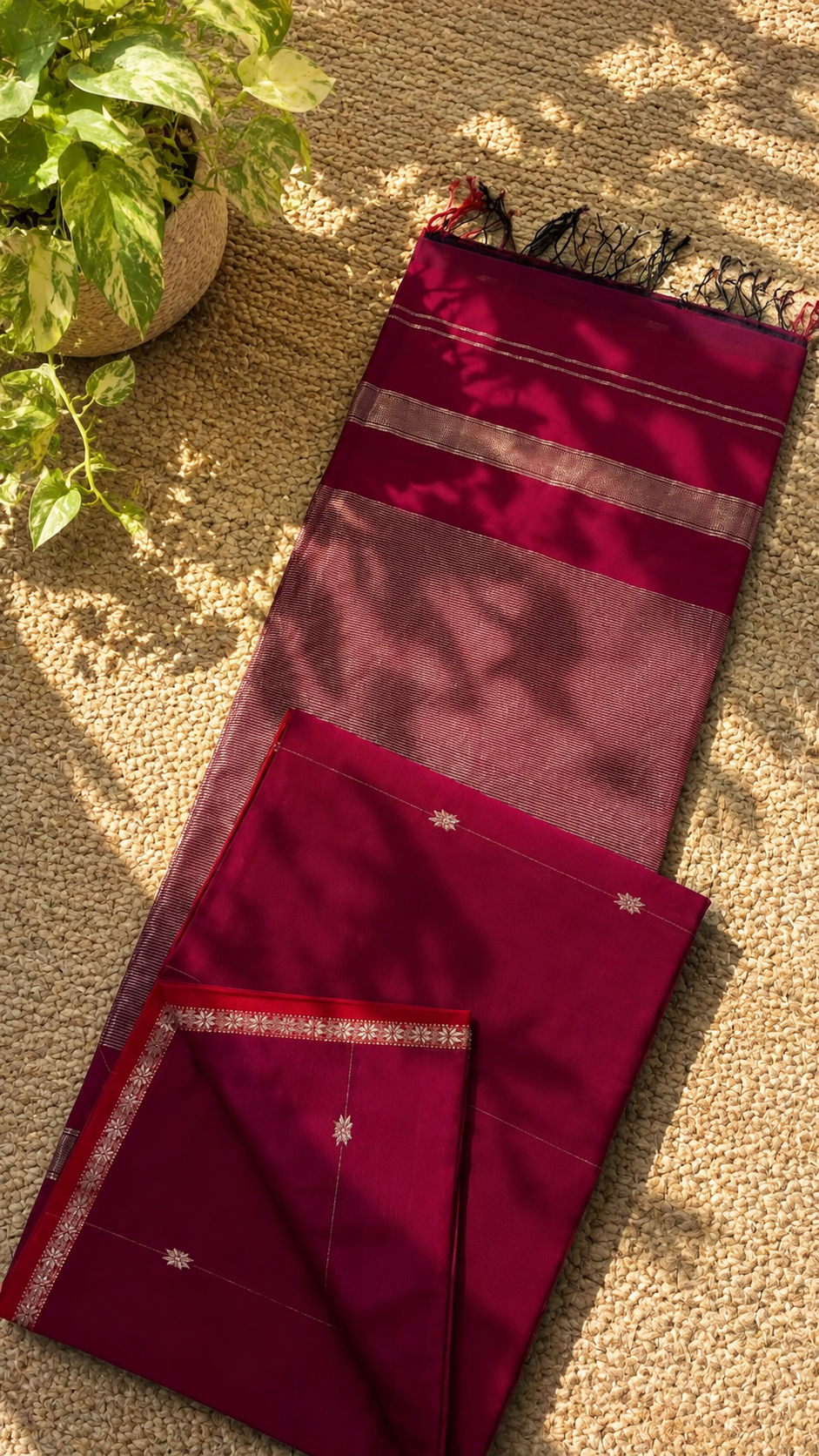 Maheshwari Handloom Saree in Reddish Pink with Silver Zari Lining Butta(MHSRPSZB02)